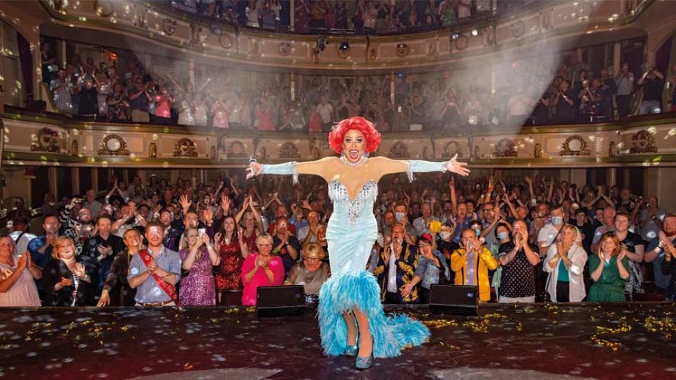 La Voix – The Red Ambition Tour - Gallery Thumbnail 1