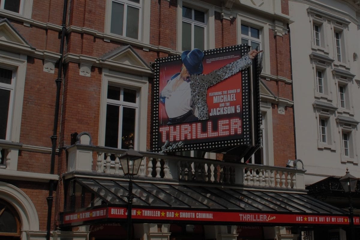 Lyric Theatre Shaftesbury Avenue Background Image