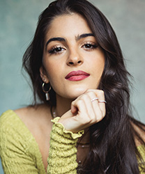  Stephanie Costi